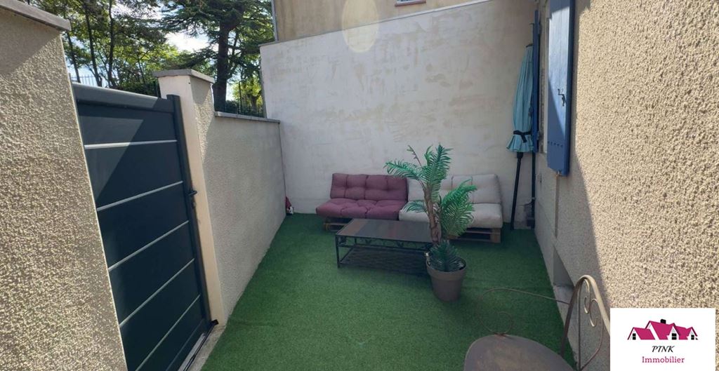 Maison de village LAREDORTE PINK Immobilier